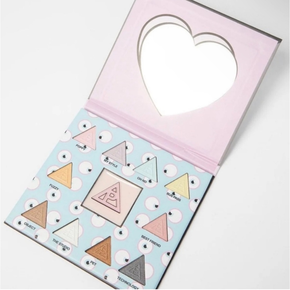 I’m Poppy Eyeshadow Pallet